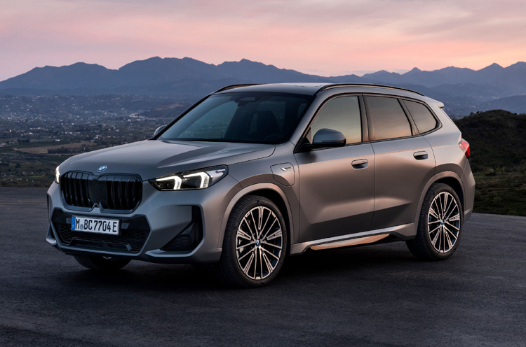 BMW X1 xDrive25e: Çevre dostu performans ve lüks tasarım bir arada
