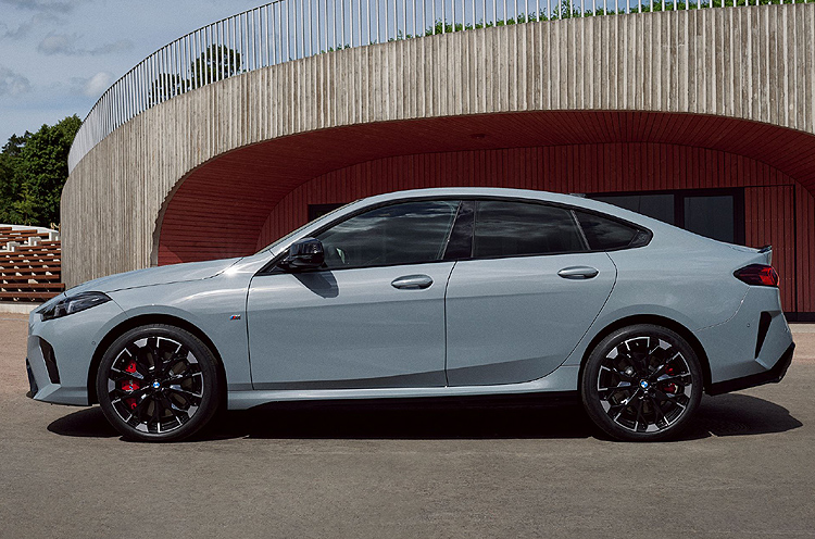Sportif tasarımı ve üstün performansıyla yeni BMW 220 Gran Coupé satışta!