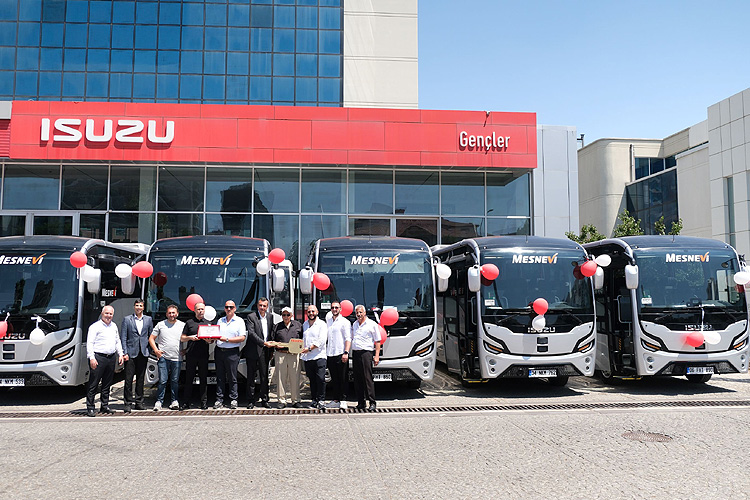 Anadolu Isuzu’dan Mesnevi Turizm’e özel üretim Grand Toro teslimatı