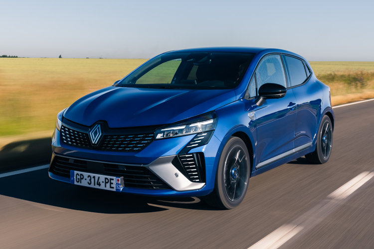 Zirvenin sahibi yine Renault!